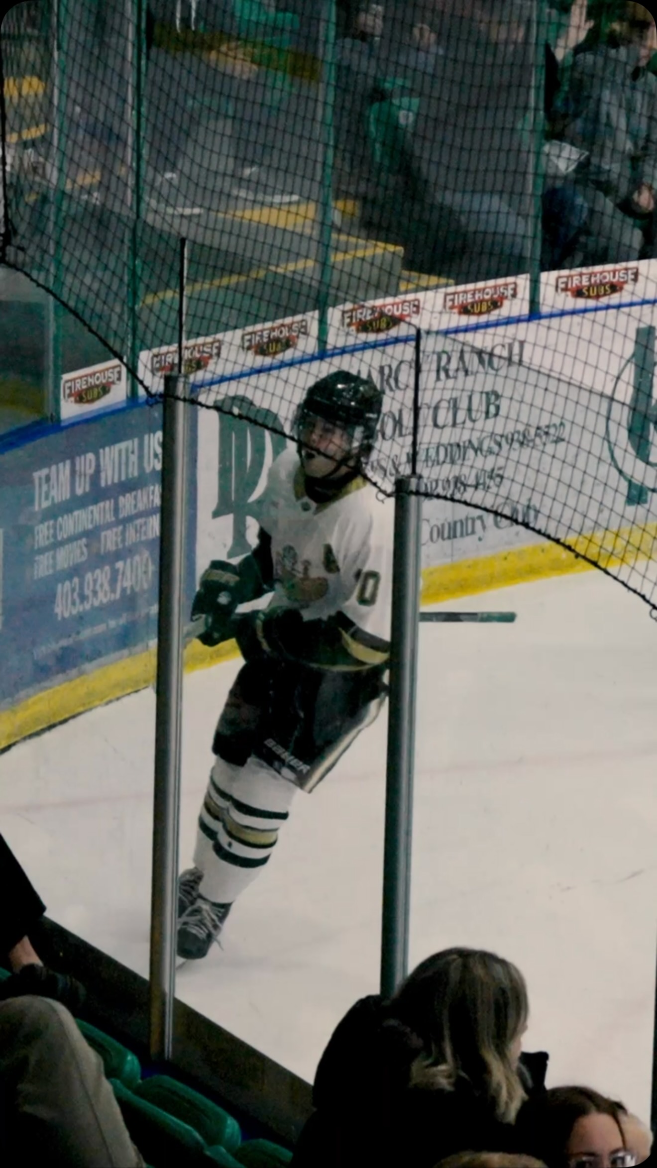 Eli Molde to Nolan DuPont and in 🤩

We can get used to this!

#OkotoksOilers #BCHL #Molde #DuPont