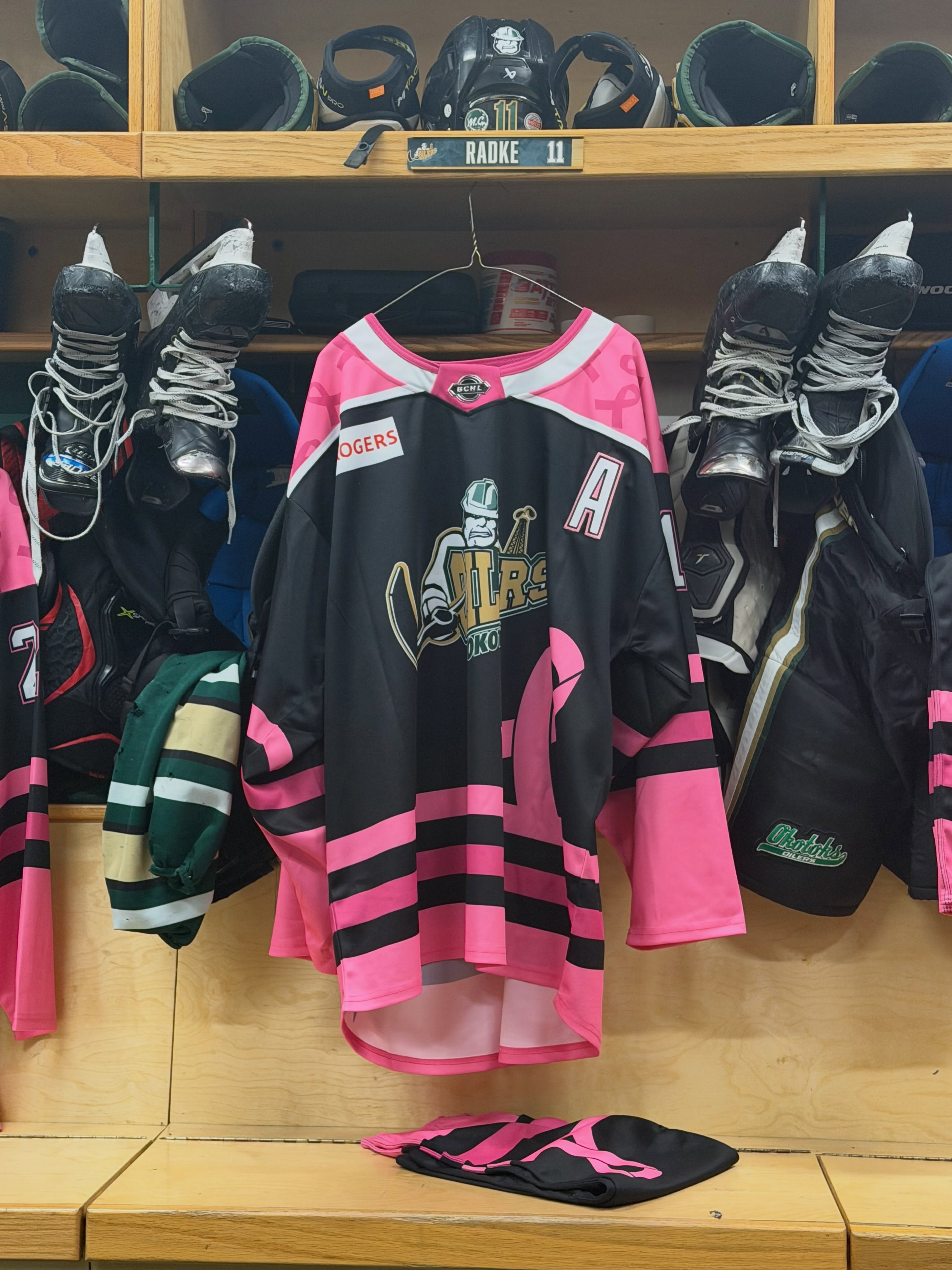 We are an hour out before puck drop, can’t wait to see everyone at the VRC!

#OkotoksOilers #BCHL