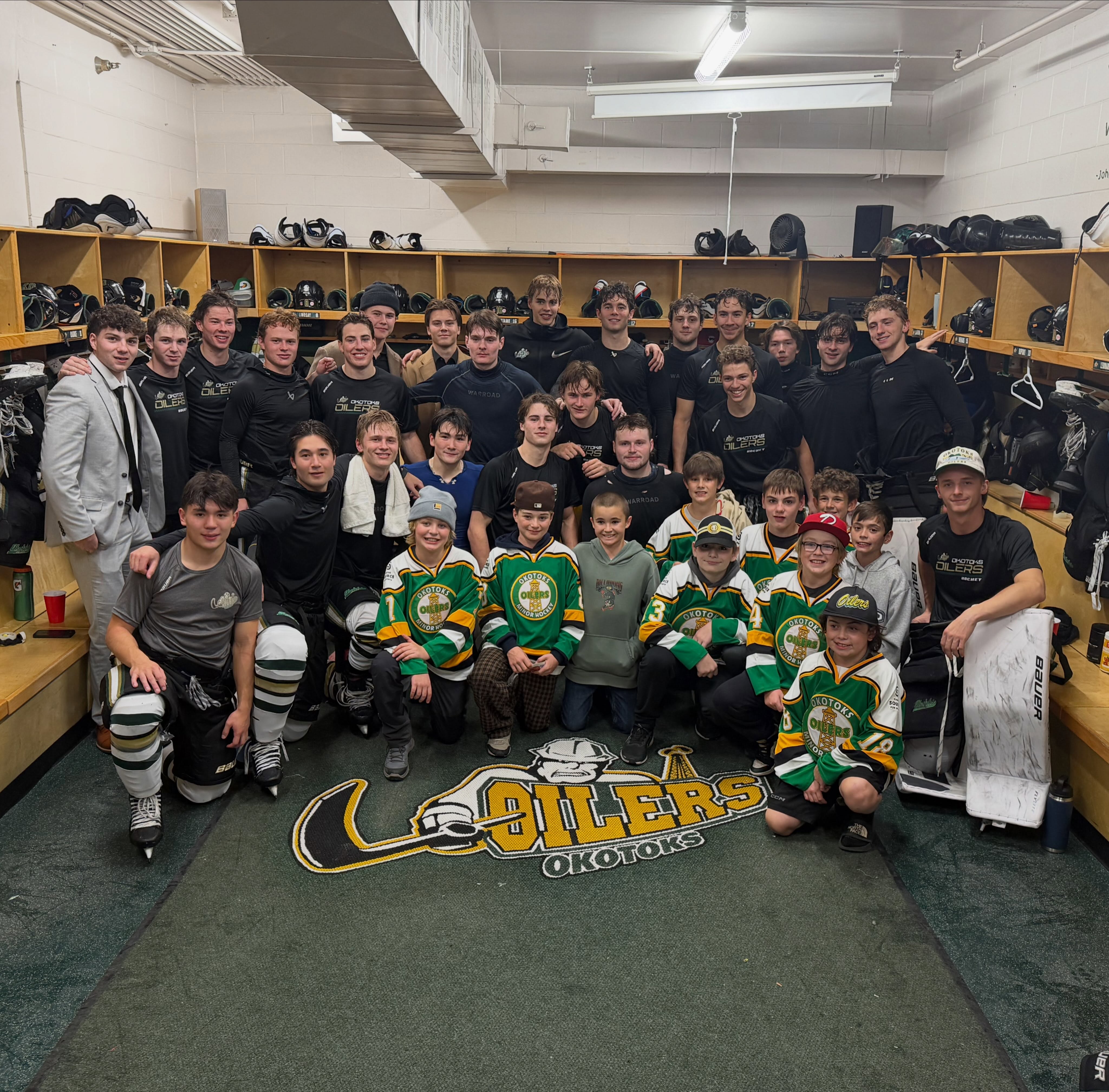 Thank you for coming out to our game Okotoks U13 Punishers! Your cheering helped fire up the guys last night, and we were excited to come have you join the squad after the game!

If you want to bring your team out to a game, contact admin@okotoksoilers.com for more information!

#OkotoksOilers #BCHL