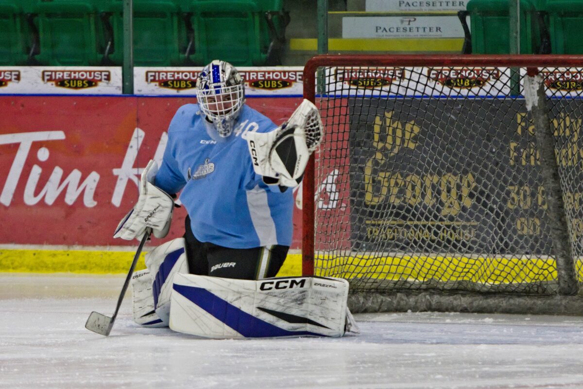 Eric Young with a glove save at practice on Sept. 24. (Scott Savard/Okotoks Oilers)
