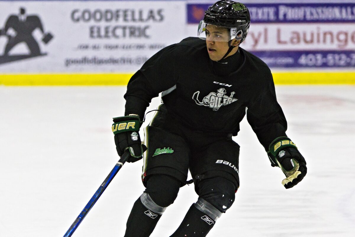 Gabriel Simpson skating backwards during practice. (Scott Savard/Okotoks Oilers)