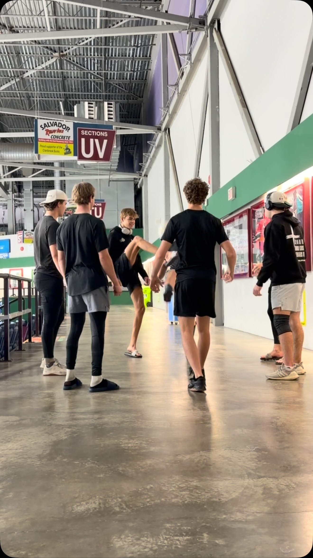 Warming up the legs here in Cranbrook!

#OkotoksOilers #BCHL