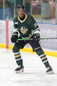 Gabe Smith keeping his eye on a play developing in front of him. (Chad Goddard/Okotoks Oilers)