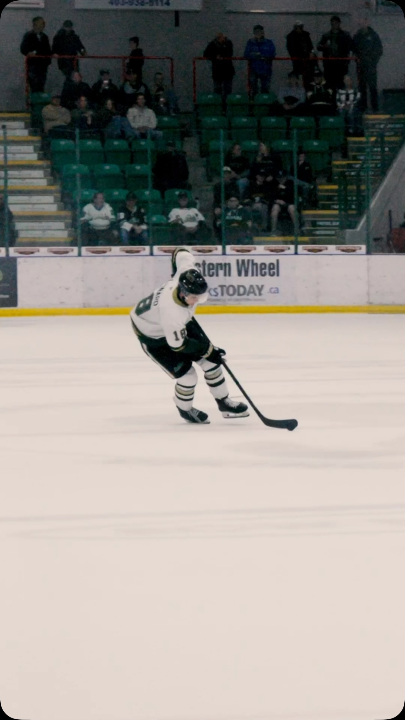 Fraser Leonard had that fully planned 😉

#OkotoksOilers #BCHL #Leonard